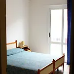 Laguna Hotel 2*